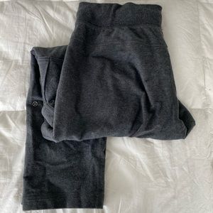 Lululemon size 6 or 8 cropped sweats